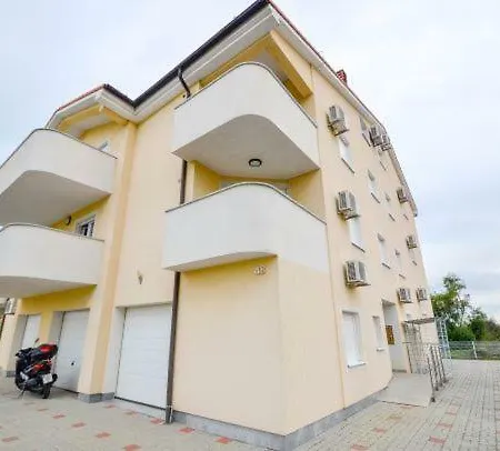 Brigitte With 2 Bedrooms * プーラ